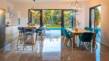 Kupari 5-Bedroom Villa with Swimming Pool