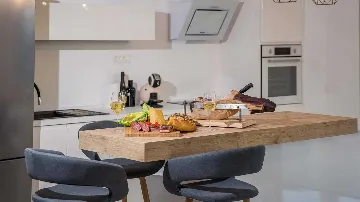 Kupari 5-Bedroom Villa with Swimming Pool