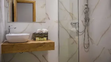 Kupari 5-Bedroom Villa with Swimming Pool