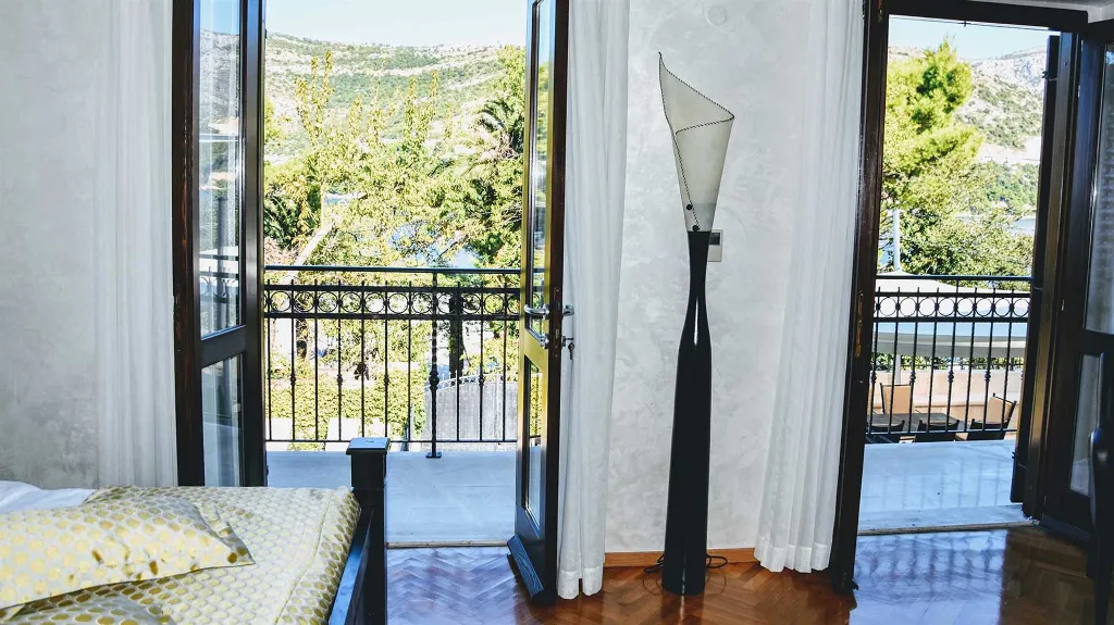 5-Bedroom Villa in Dubrovnik for 9 Guests