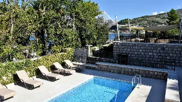 5-Bedroom Villa in Dubrovnik for 9 Guests