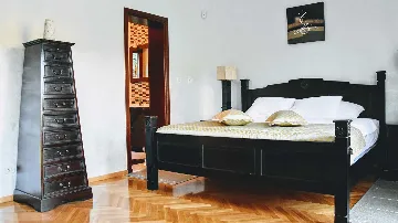 5-Bedroom Villa in Dubrovnik for 9 Guests