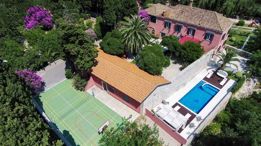 Villa in Mlini for Up to 12 Guests with Heated Pool
