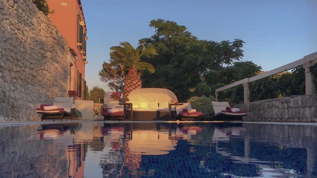 Villa in Mlini for Up to 12 Guests with Heated Pool