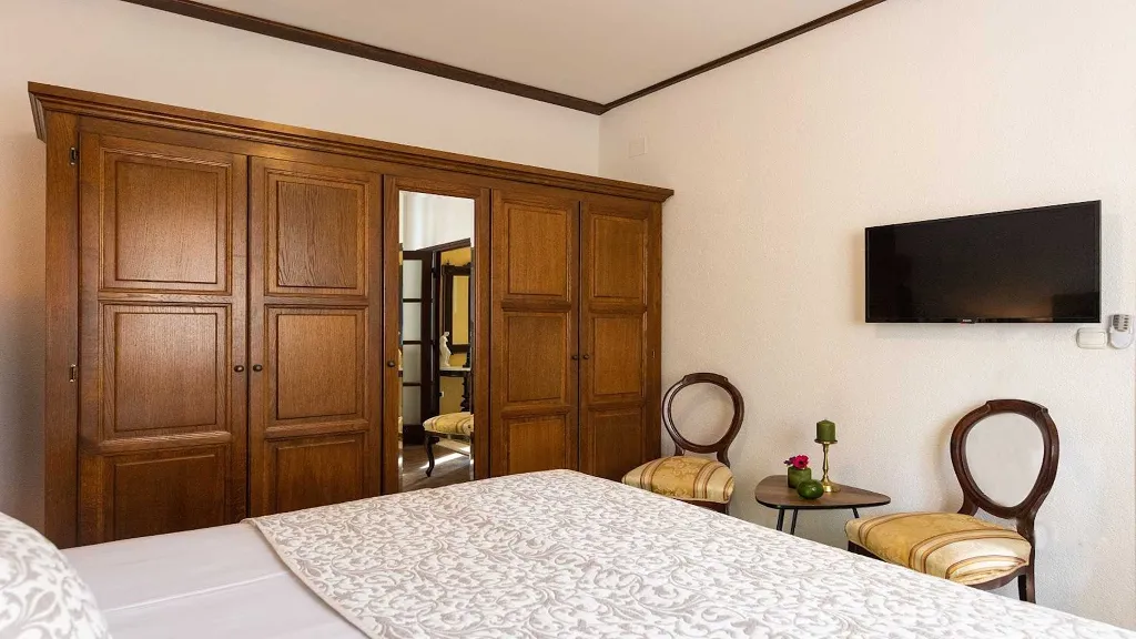 Villa in Mlini for Up to 12 Guests with Heated Pool