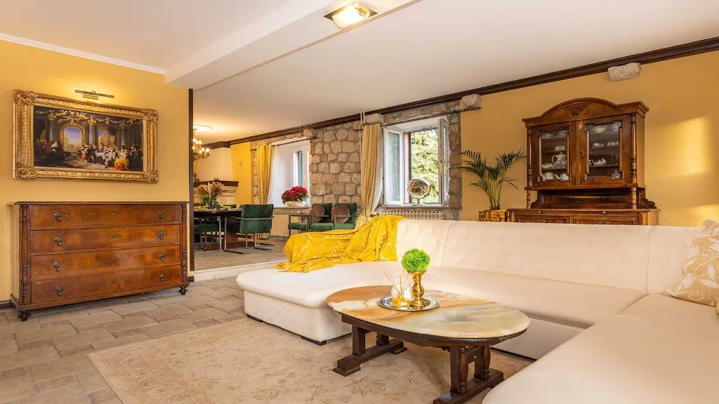 Villa in Mlini for Up to 12 Guests with Heated Pool