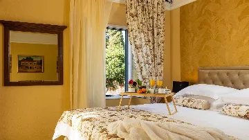 Villa in Mlini for Up to 12 Guests with Heated Pool