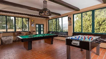 Villa in Mlini for Up to 12 Guests with Heated Pool