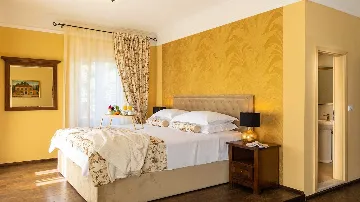 Villa in Mlini for Up to 12 Guests with Heated Pool