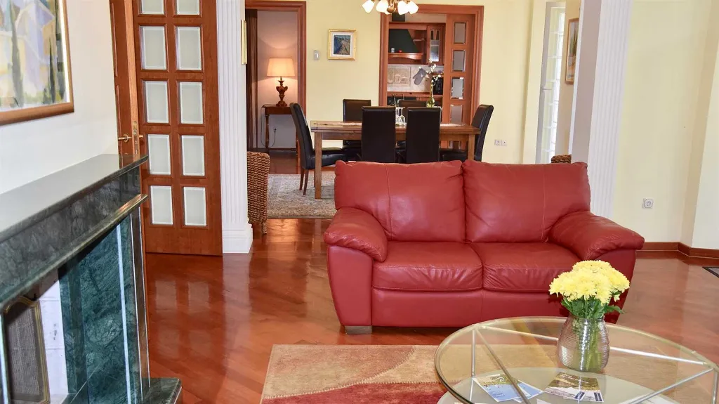 Heritage Villa in Čilipi for 8 Guests