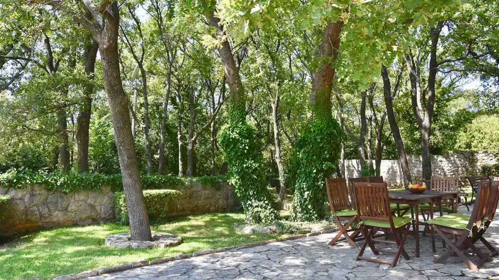 Heritage Villa in Čilipi for 8 Guests