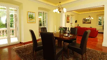 Heritage Villa in Čilipi for 8 Guests