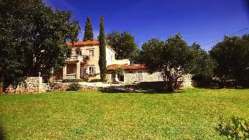 Heritage Villa in Čilipi for 8 Guests