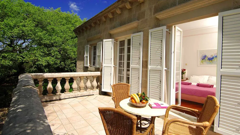 Heritage Villa in Čilipi for 8 Guests