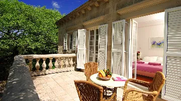 Heritage Villa in Čilipi for 8 Guests