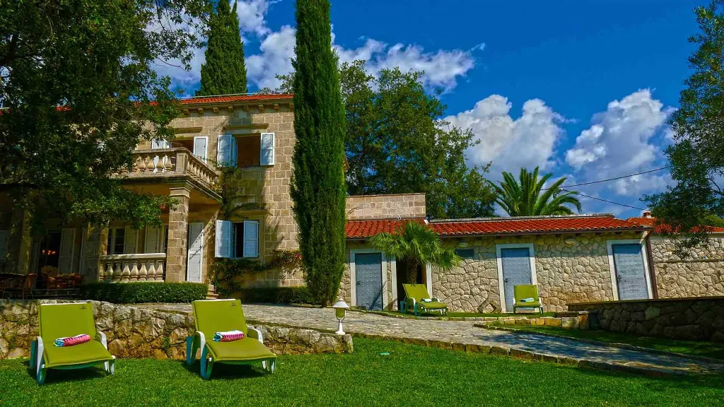 Heritage Villa in Čilipi for 8 Guests
