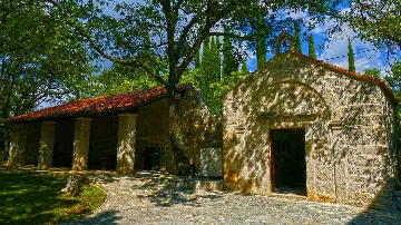 Heritage Villa in Čilipi for 8 Guests