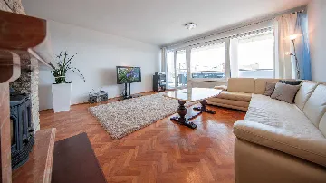 Villa in Podstrana for Up to 20 Guests