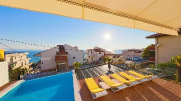 Villa in Podstrana for Up to 20 Guests