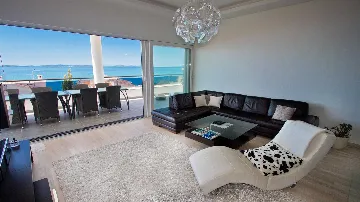 Villa in Podstrana for Up to 20 Guests