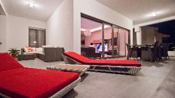 Villa in Podstrana for Up to 20 Guests