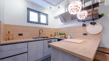 4-Bedroom Villa with Heated Infinity Pool in Dubrovnik