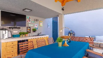 4-Bedroom Villa with Heated Infinity Pool in Dubrovnik