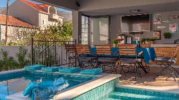 4-Bedroom Villa with Heated Infinity Pool in Dubrovnik