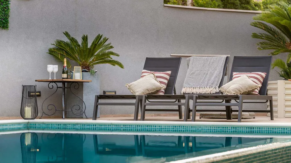 4-Bedroom Villa with Heated Infinity Pool in Dubrovnik