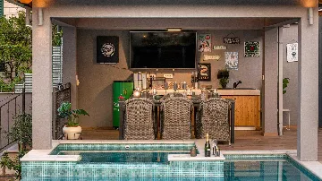 4-Bedroom Villa with Heated Infinity Pool in Dubrovnik