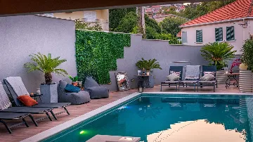 4-Bedroom Villa with Heated Infinity Pool in Dubrovnik