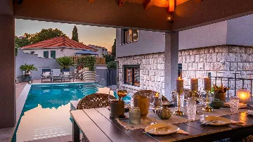 4-Bedroom Villa with Heated Infinity Pool in Dubrovnik