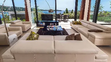 Modern 3-Bedroom Villa in Primošten for 6