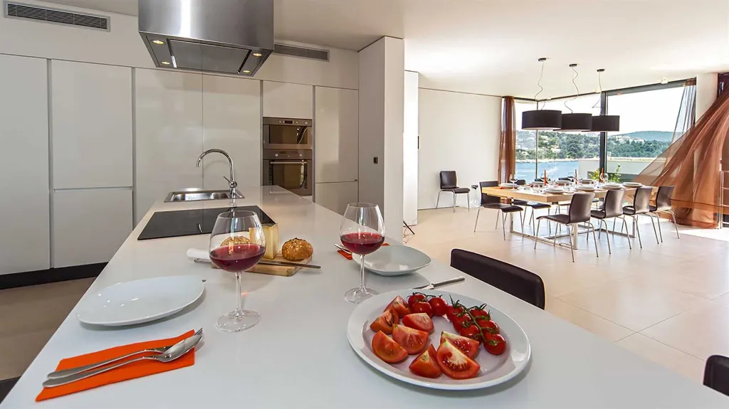 Modern 3-Bedroom Villa in Primošten for 6