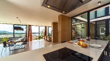 Modern 3-Bedroom Villa in Primošten for 6