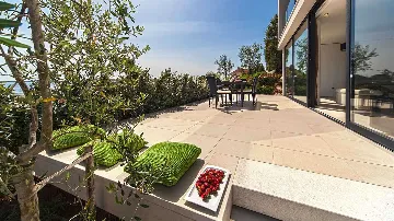 Modern 3-Bedroom Villa in Primošten for 6