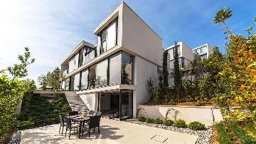 Modern 3-Bedroom Villa in Primošten for 6
