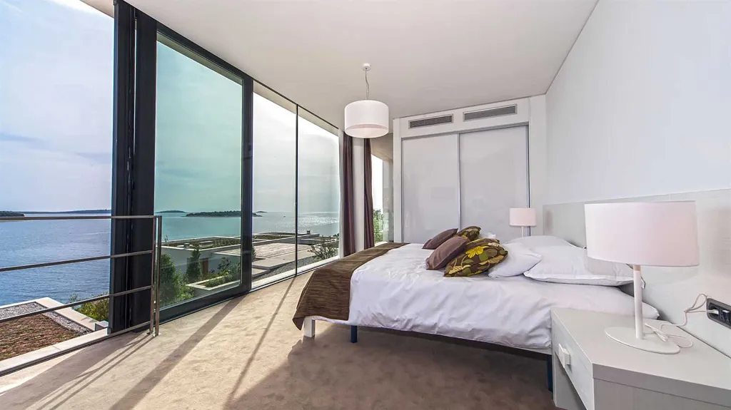 Modern 3-Bedroom Villa in Primošten for 6