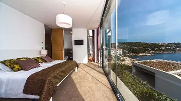 Modern 3-Bedroom Villa in Primošten for 6