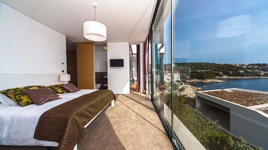 Modern 3-Bedroom Villa in Primošten for 6