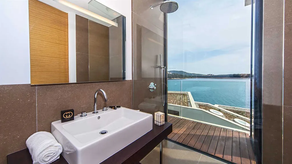 Modern 3-Bedroom Villa in Primošten for 6