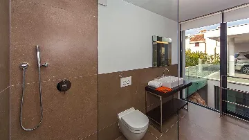 Modern 3-Bedroom Villa in Primošten for 6