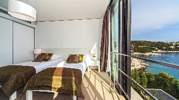 Modern 3-Bedroom Villa in Primošten for 6