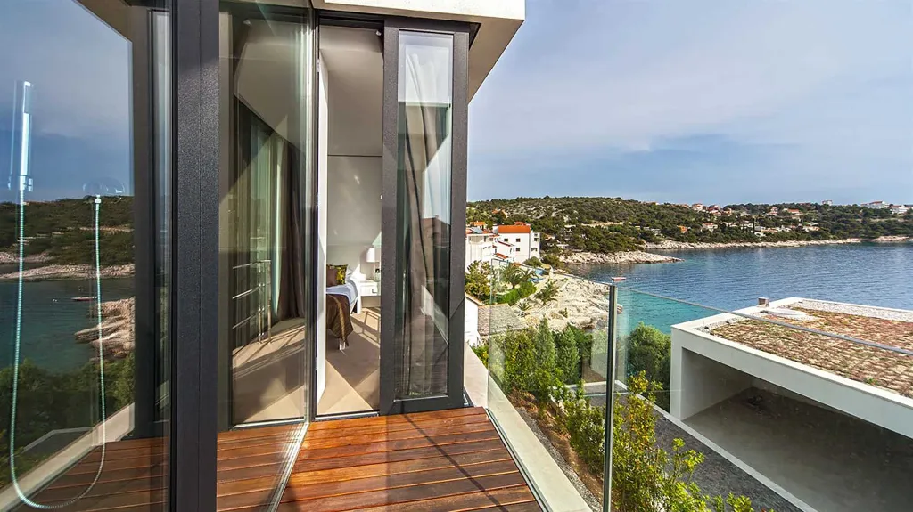 Modern 3-Bedroom Villa in Primošten for 6