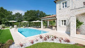 4-Bedroom Villa in Kanfanar with Outdoor Pool