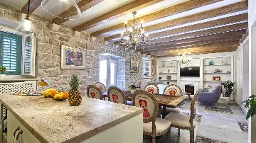 Cavtat Heritage Villa with Hot Tub for 8