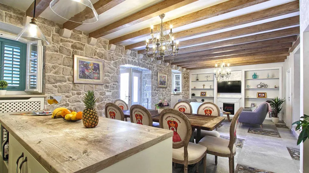 Cavtat Heritage Villa with Hot Tub for 8