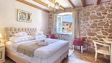 Cavtat Heritage Villa with Hot Tub for 8