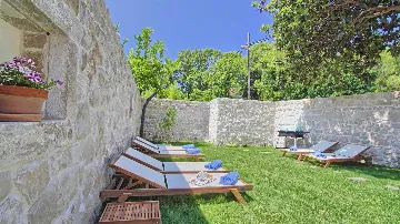 Cavtat Heritage Villa with Hot Tub for 8