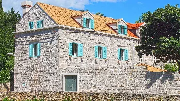 Cavtat Heritage Villa with Hot Tub for 8